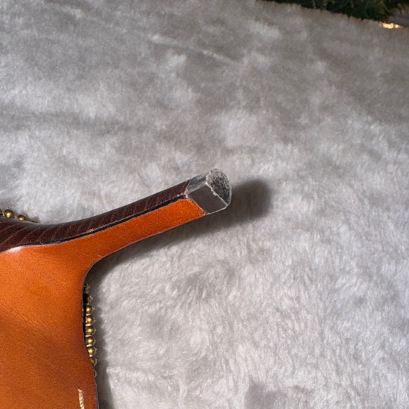 Coach Waverly Black Leather Gold Beaded Heels Size 6.5 - Picture 12 of 13